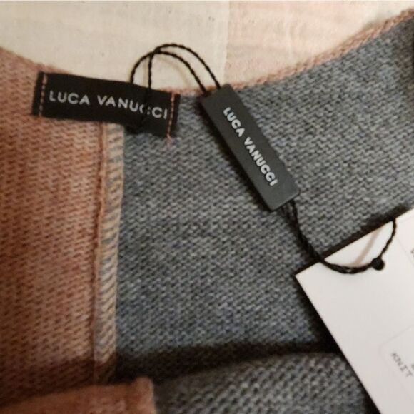 Luca Vanucci colorblock pullover sweater. - Picture 4 of 11